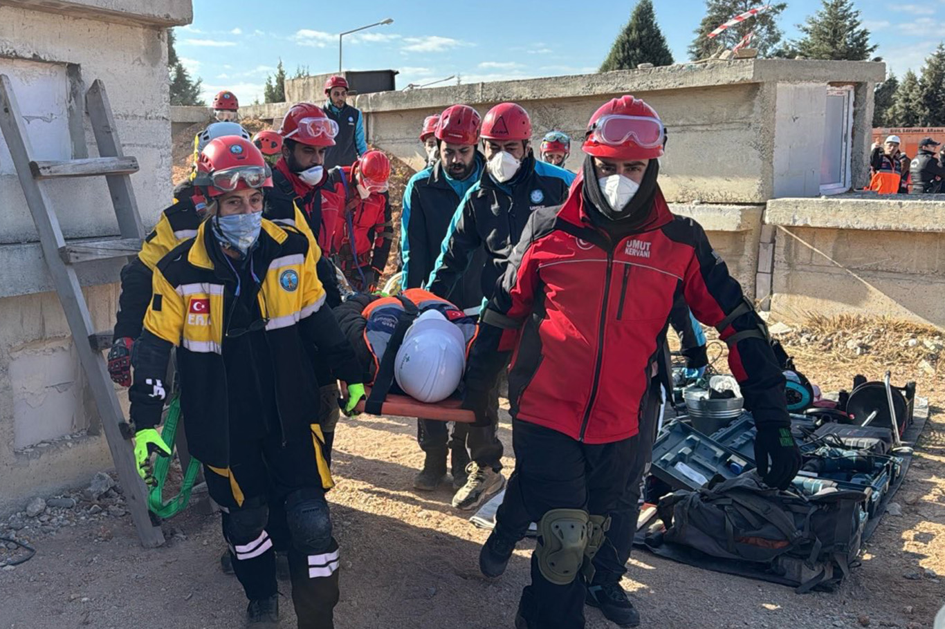 Umut Kervanı Adana ekibi deprem tatbikatında görev aldı