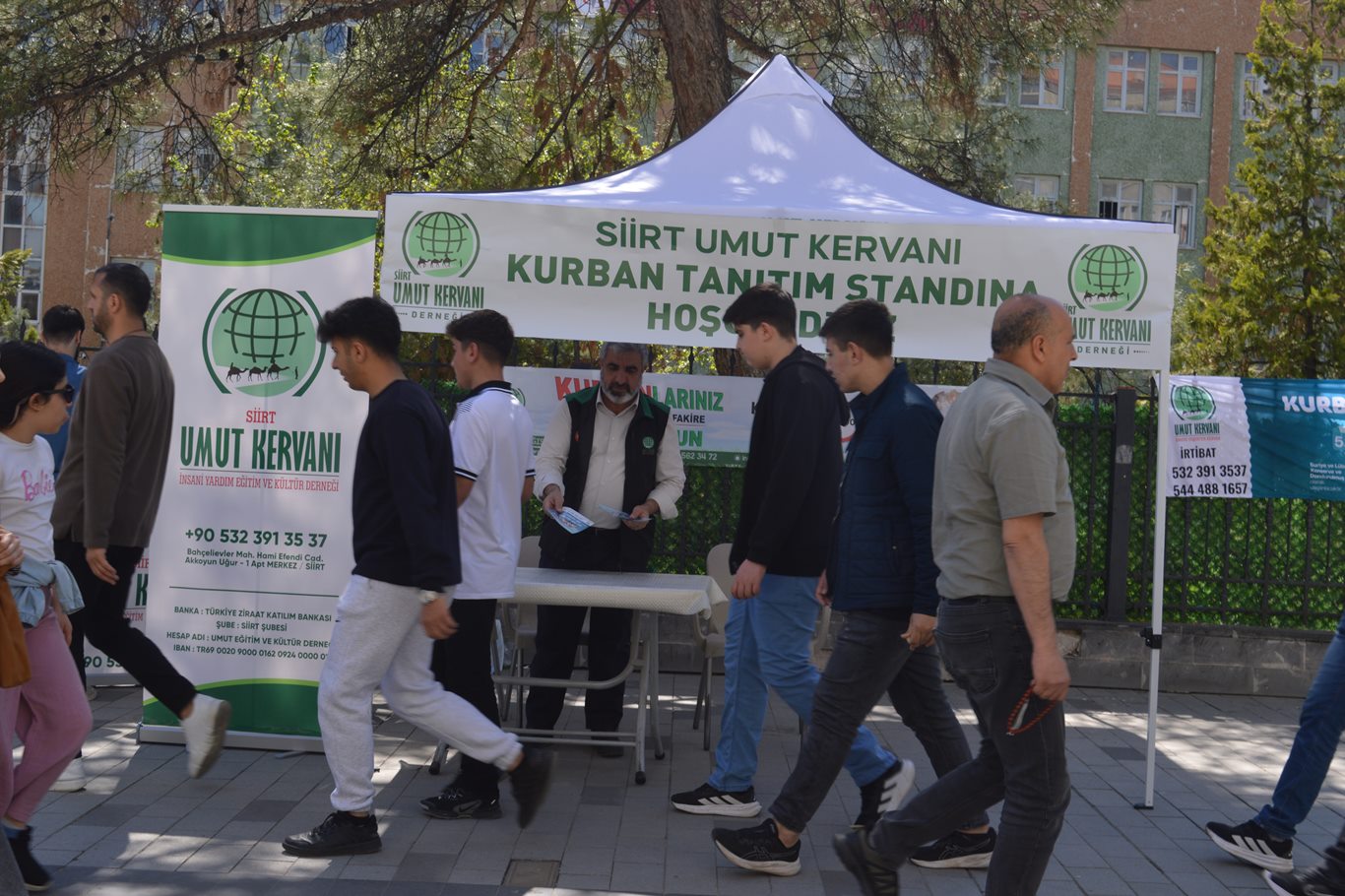 Siirt Umut Kervanı’ndan kurban standı: Hem yurt içi hem yurt dışında kesimler yapıyoruz