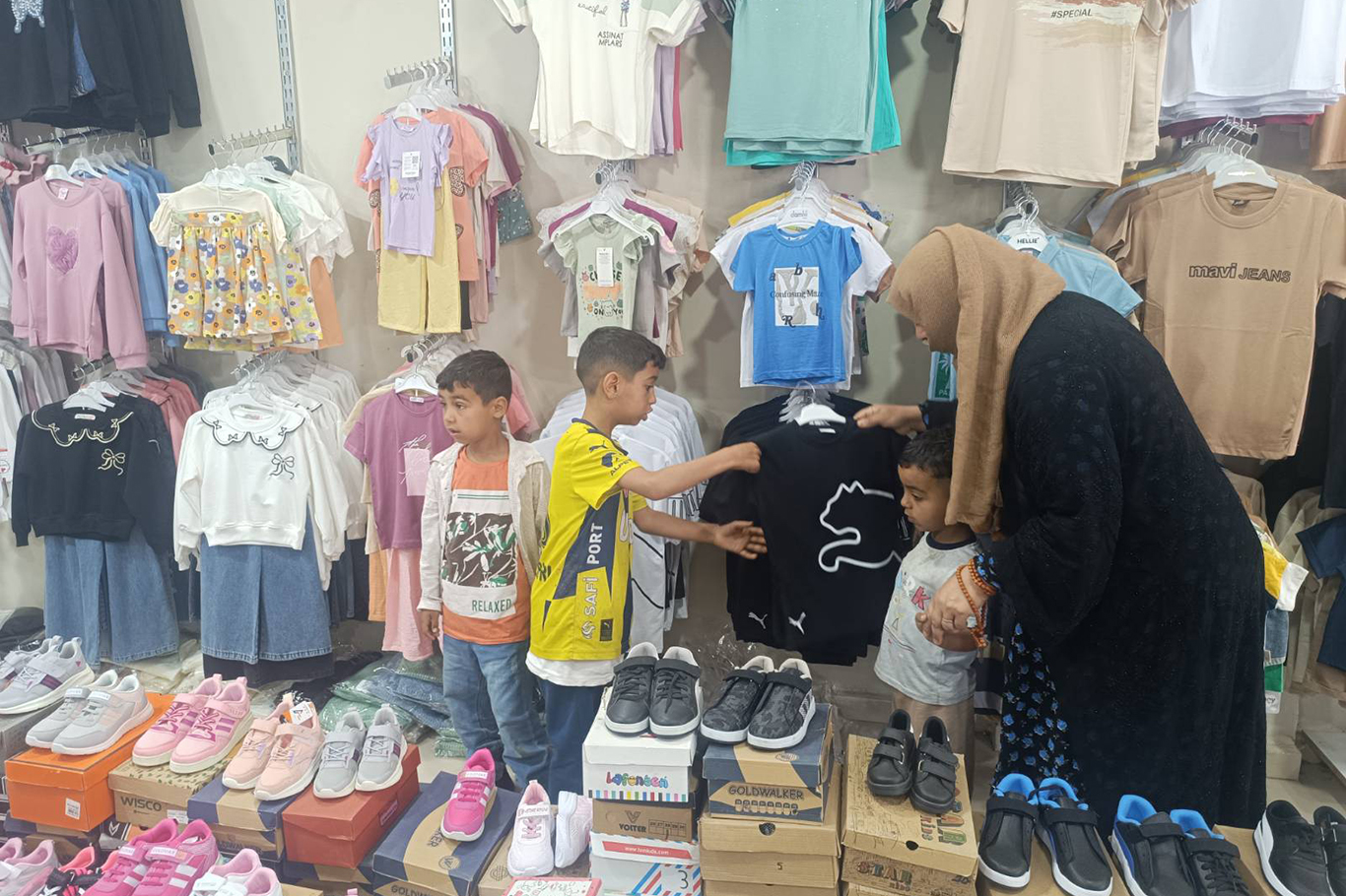 Umut Kervanı'ndan Viranşehir’de yetim çocuklara giyim yardımı galeri görseli 1