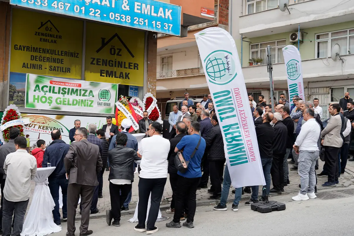 Umut Kervanı'ndan Bağcılar'da sosyal market galeri görseli 13