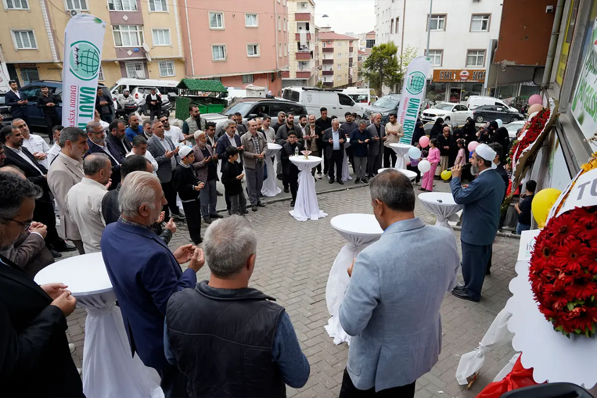 Umut Kervanı'ndan Bağcılar'da sosyal market galeri görseli 11