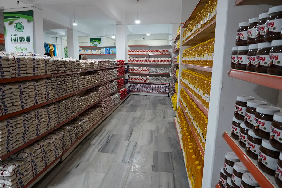 Umut Kervanı'ndan Bağcılar'da sosyal market galeri görseli 8