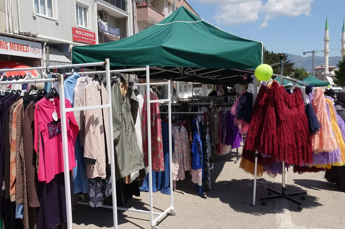 Bursa Umut Kervanı Kurban Bayramı öncesi ihtiyaç sahipleri yararına kermes düzenleyecek galeri görseli 4