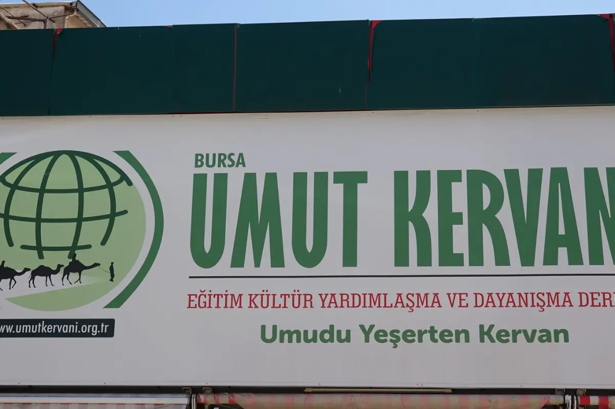Bursa Umut Kervan'ından bayram öncesi yüzlerce aileye yardım galeri görseli 9