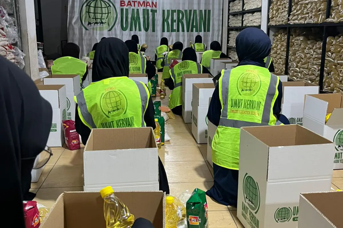 Umut Kervanı'ndan bayram öncesi 500 aileye destek galeri görseli 5