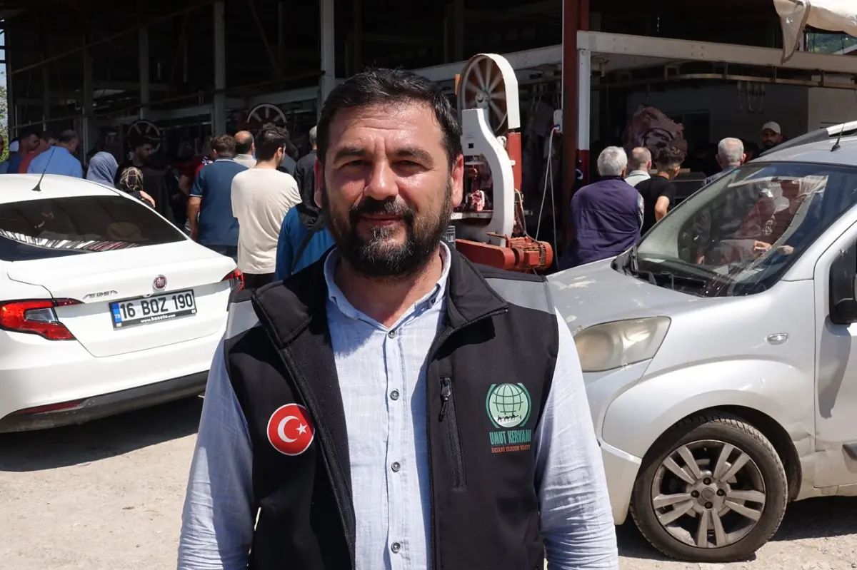 Umut Kervanı’ndan kurban organizasyonu: Yüzlerce ihtiyaç sahibine et yardımı galeri görseli 13