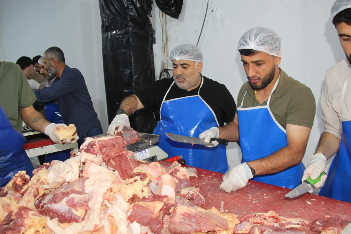 Diyarbakır'da kurban etleri dağıtıma hazır galeri görseli 5