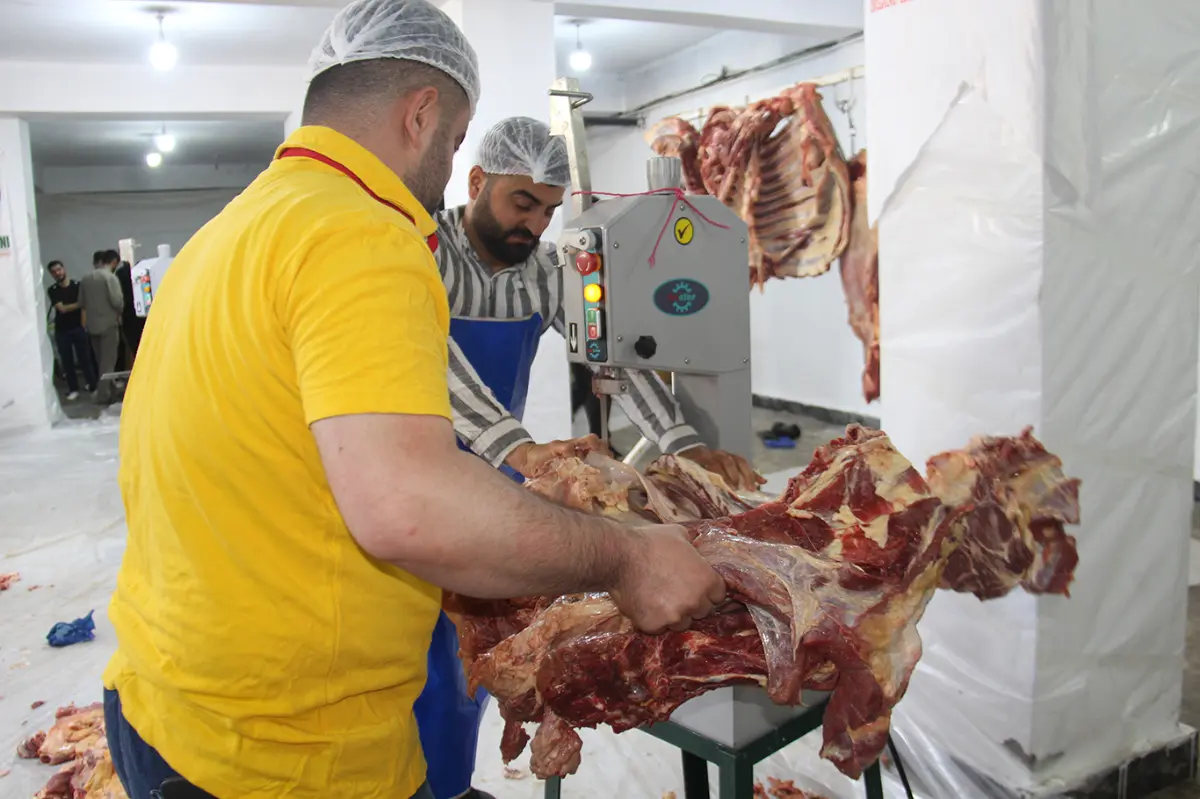 Diyarbakır'da kurban etleri dağıtıma hazır galeri görseli 3