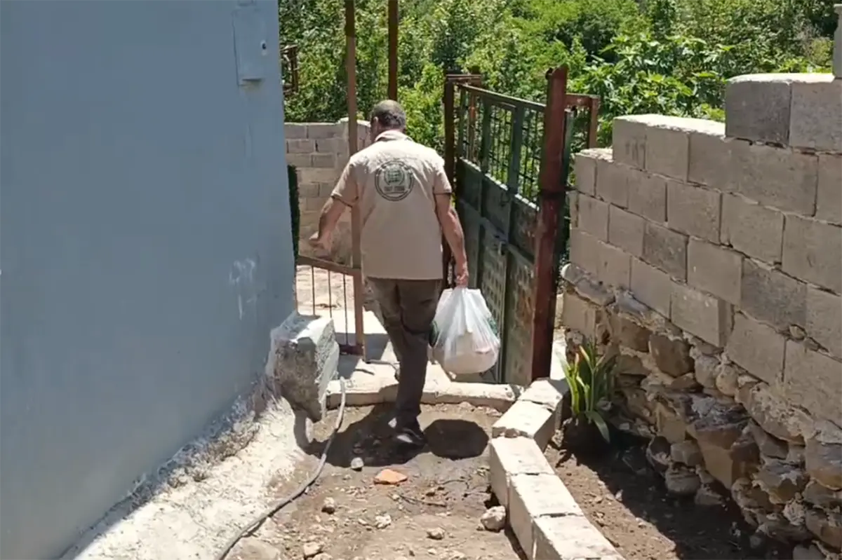 Umut Kervanı Hatay Derneği ihtiyaç sahibi ailelere yardım ulaştırdı galeri görseli 4