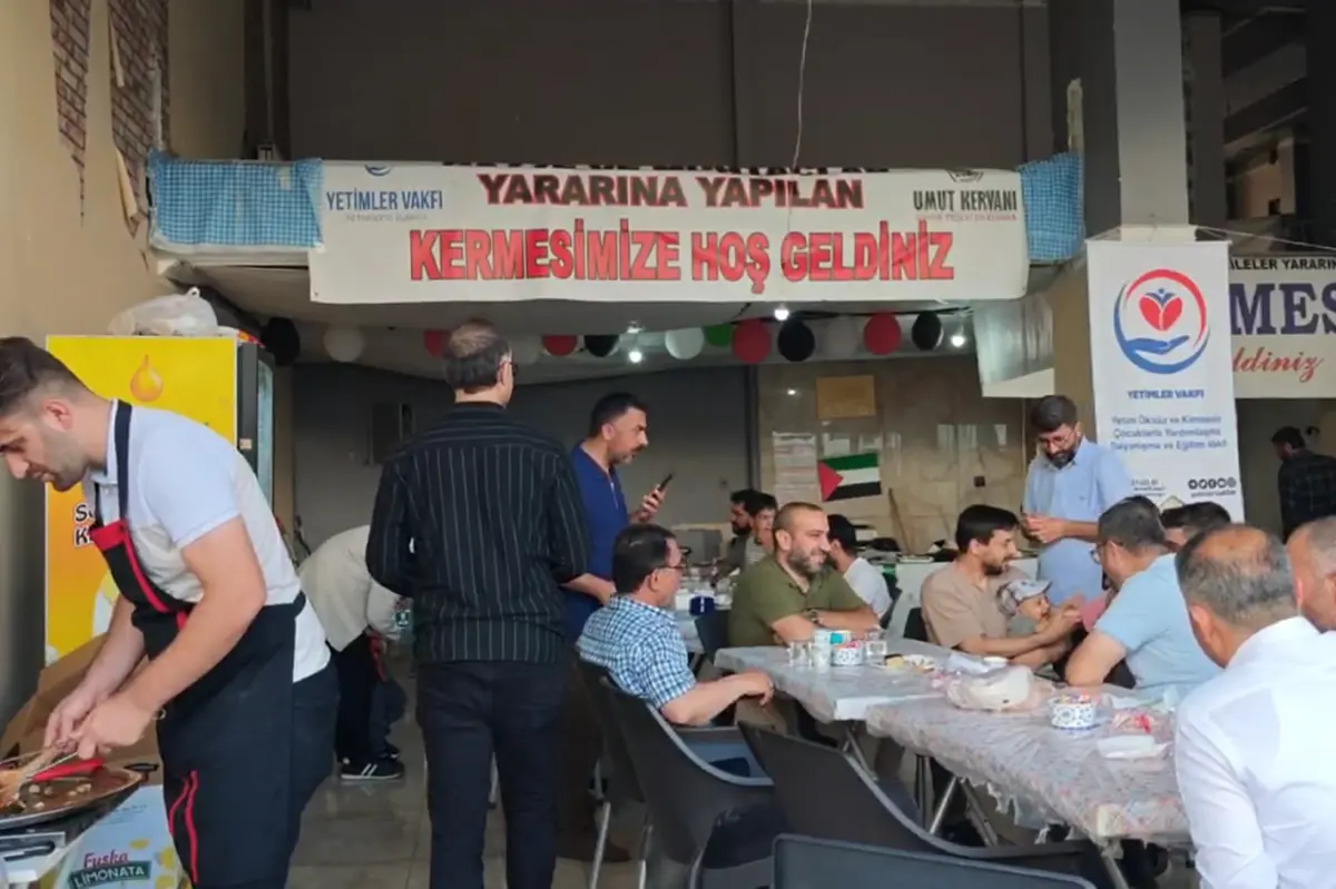 Muş Umut Kervanı'ndan ihtiyaç sahibi aileler yararına kermes galeri görseli 1
