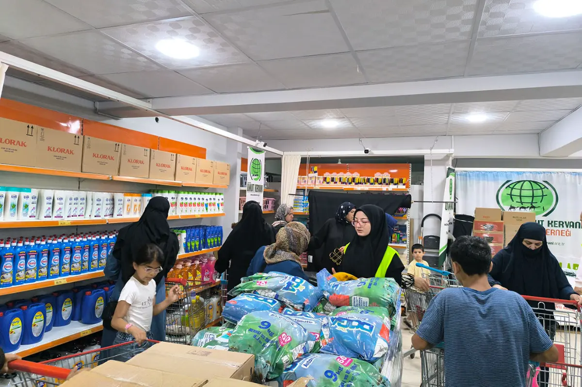 Şanlıurfa Umut Kervan’ından yüzlerce aileye sosyal market desteği galeri görseli 4