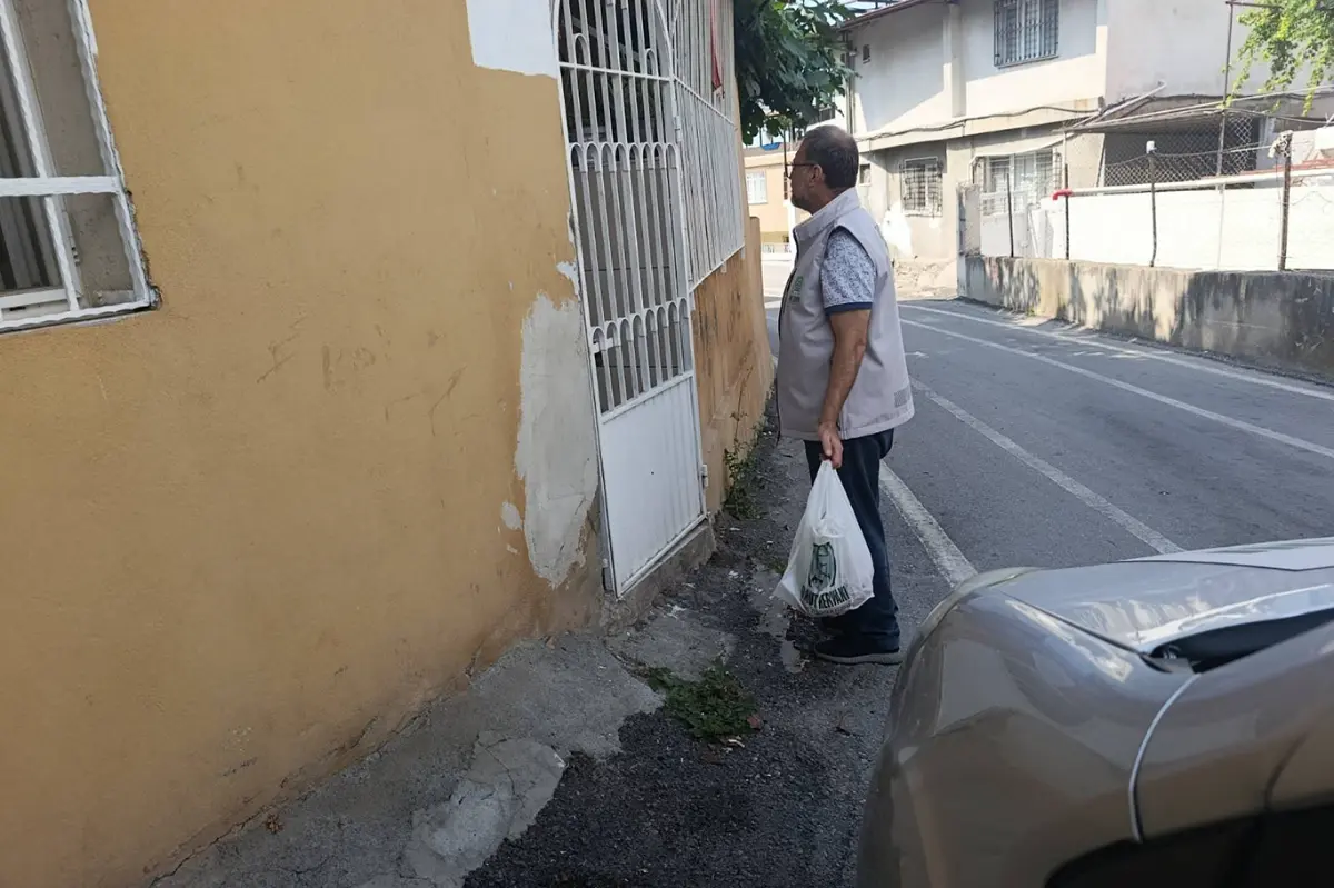 Umut Kervanı'ndan İskenderun’da ihtiyaç sahibi ailelere yardım galeri görseli 1