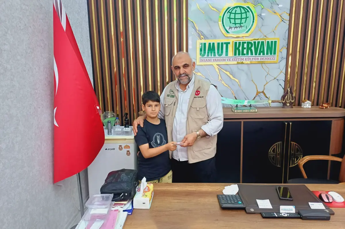 Haftalığını Gazze'deki ihtiyaç sahiplerine ulaştırılmak üzere Umut Kervanı'na bağışladı