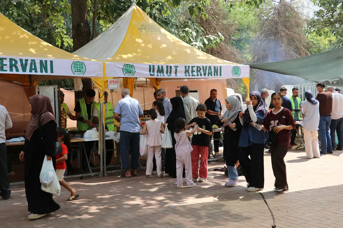 Gaziantep Umut Kervanının geleneksel kermesi başladı galeri görseli 9