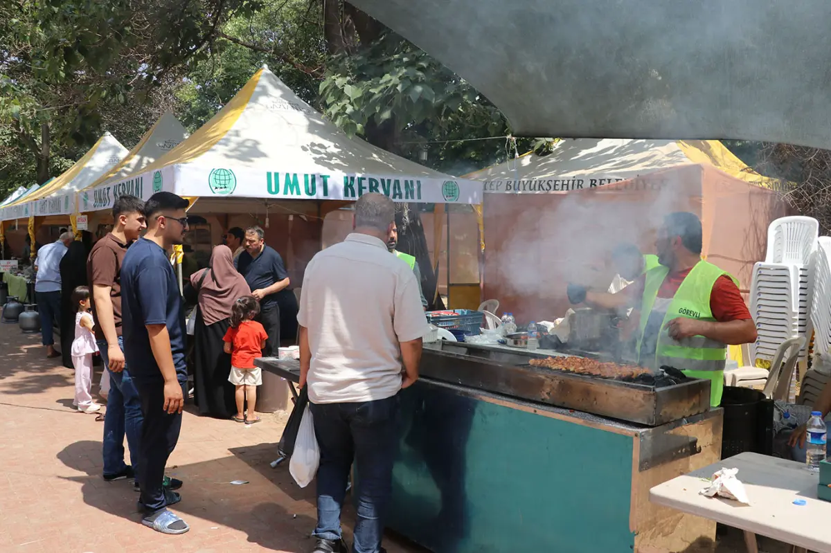 Gaziantep Umut Kervanının geleneksel kermesi başladı galeri görseli 5