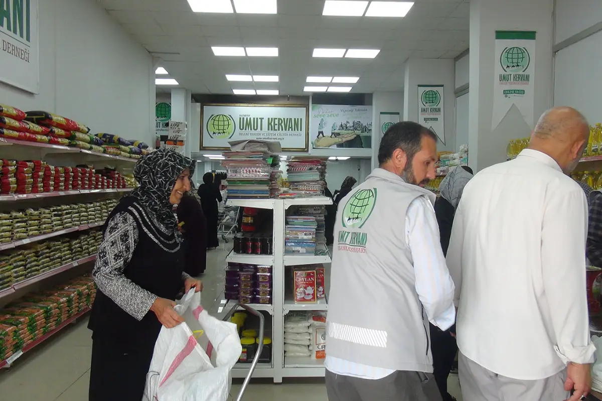 Gaziantep Umut Kervanından ihtiyaç sahiplerine "Sosyal Market" desteği galeri görseli 1