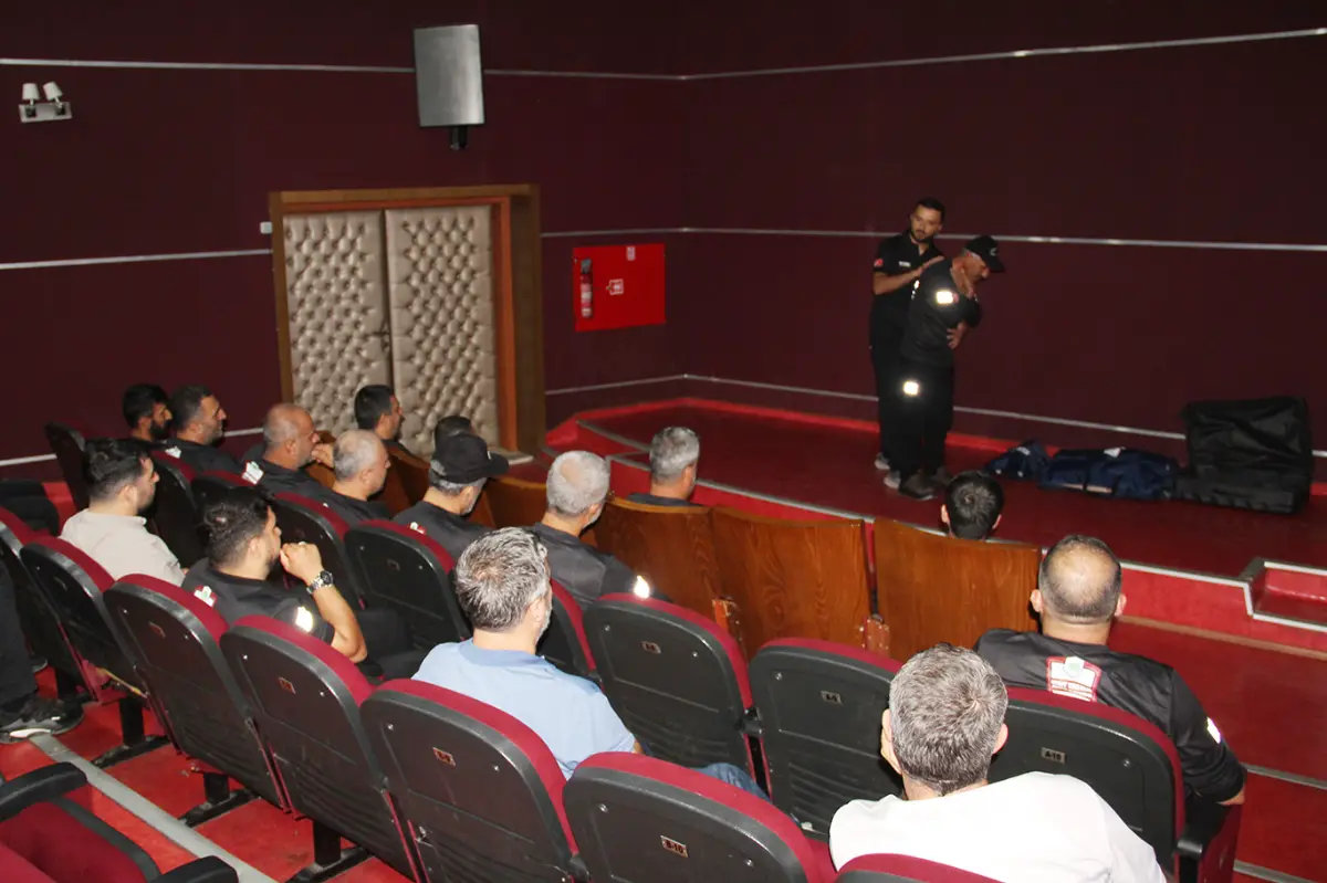 Umut Kervanı Arama Kurtarma ekibine 2 günlük ilk yardım eğitimi galeri görseli 5