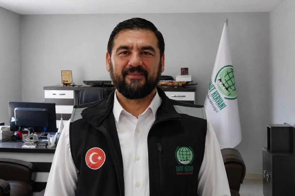 Umut Kervanı Bursa'da yüzlerce aileye gıda ve nakdi yardımında bulundu galeri görseli 1