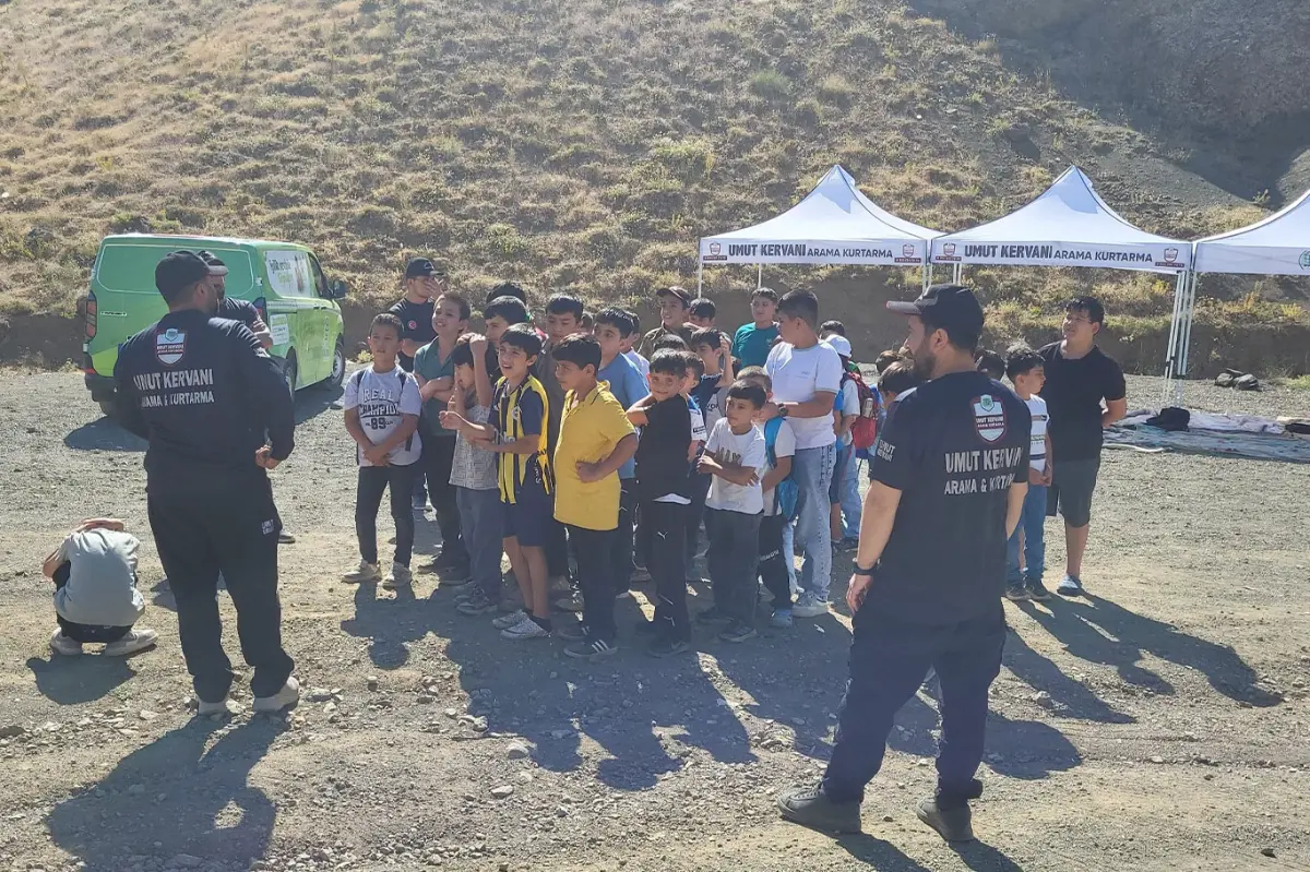 Van Umut Kervanı yaz okulu doğa gezisiyle sona erdi galeri görseli 5
