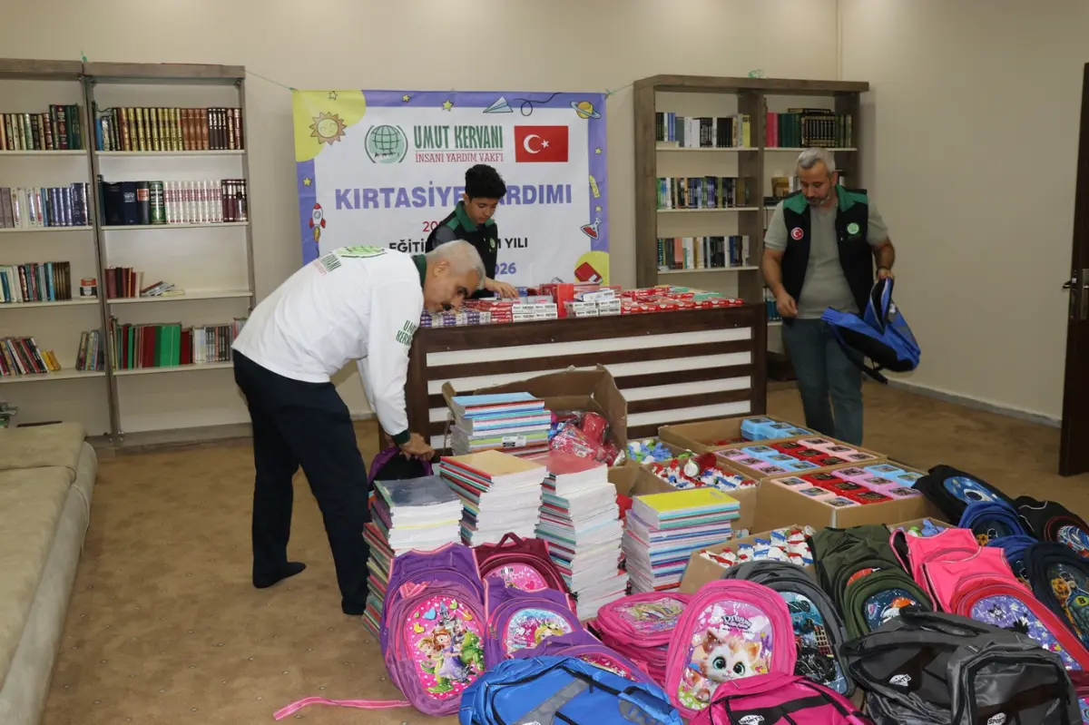 Ankara Umut Kervanından onlarca öğrenciye kırtasiye desteği galeri görseli 9