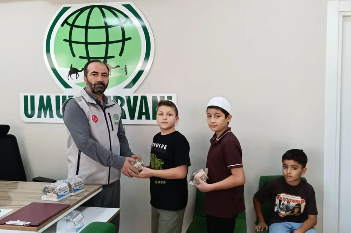 Çocuklardan Gazze Şifa Hastanesi'ne kumbaralı destek galeri görseli 3