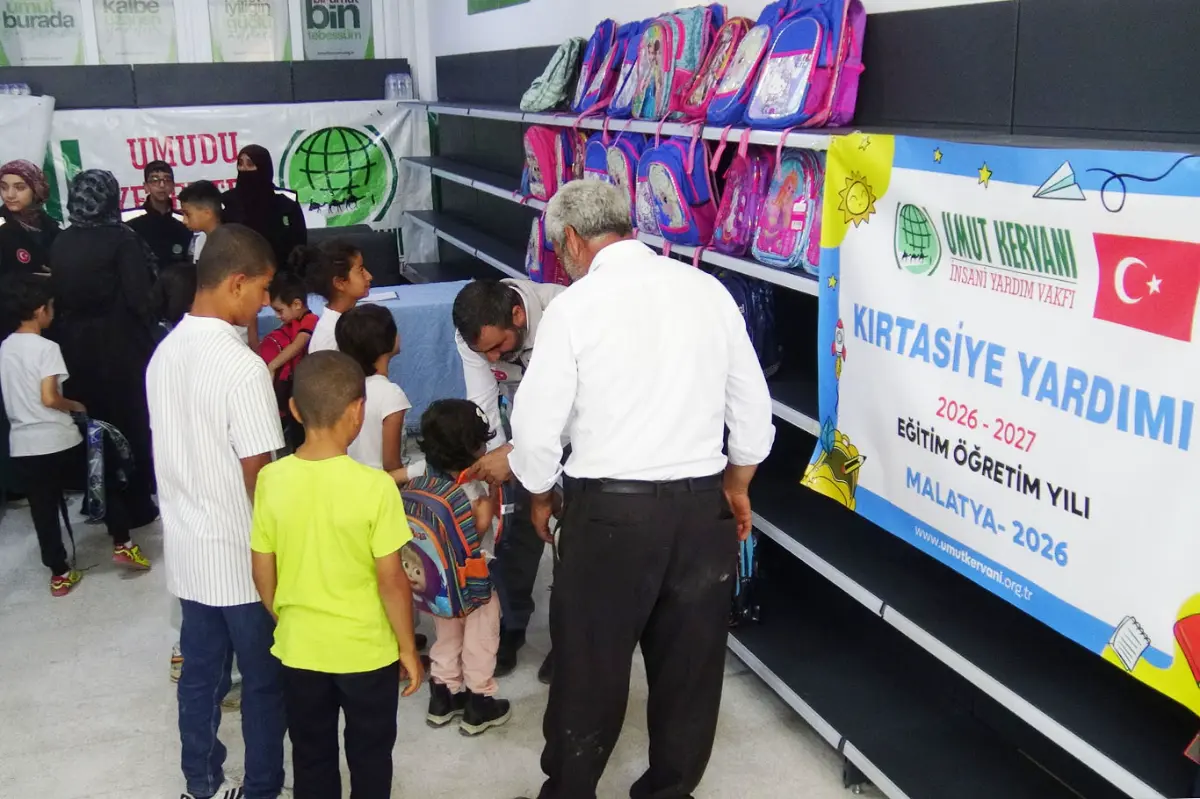 Umut Kervanından Malatya'daki öğrencilere kırtasiye yardımı galeri görseli 4