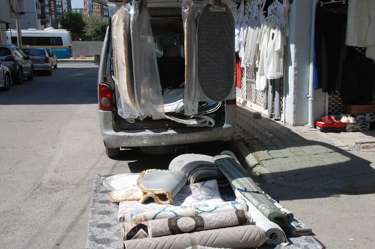 İzmir Umut Kervanı'ndan ihtiyaç sahipleri yararına kermes galeri görseli 12