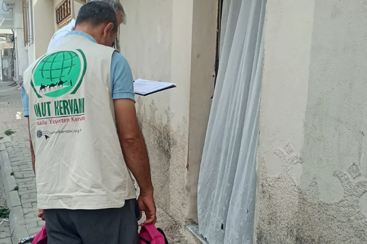 Ceylanpınar Umut Kervanından öğrencilere kırtasiye desteği galeri görseli 2