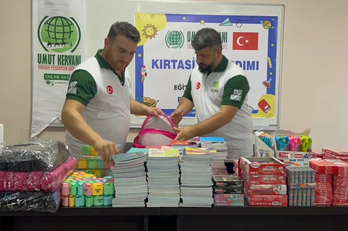 Umut Kervanı'ndan Eskişehir'de öğrencilere kırtasiye desteği galeri görseli 4