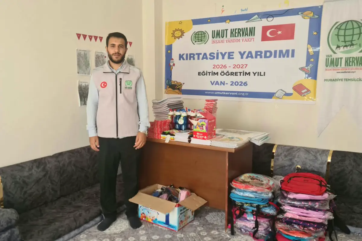 Van Umut Kervanı’ndan ihtiyaç sahibi öğrencilere kırtasiye yardımı galeri görseli 3
